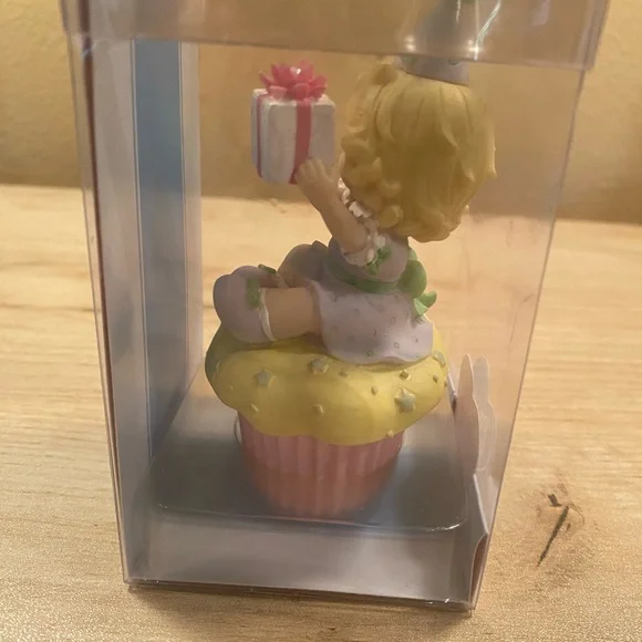 PRECIOUS MOMENTS June Birthday Wishes Figurine sitting on cupcake with present! - Picture 3 of 6